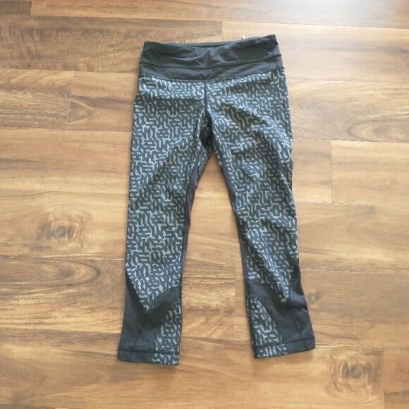 Lululemon Pace Rival Crop *23 10 - Picture 1 of 2